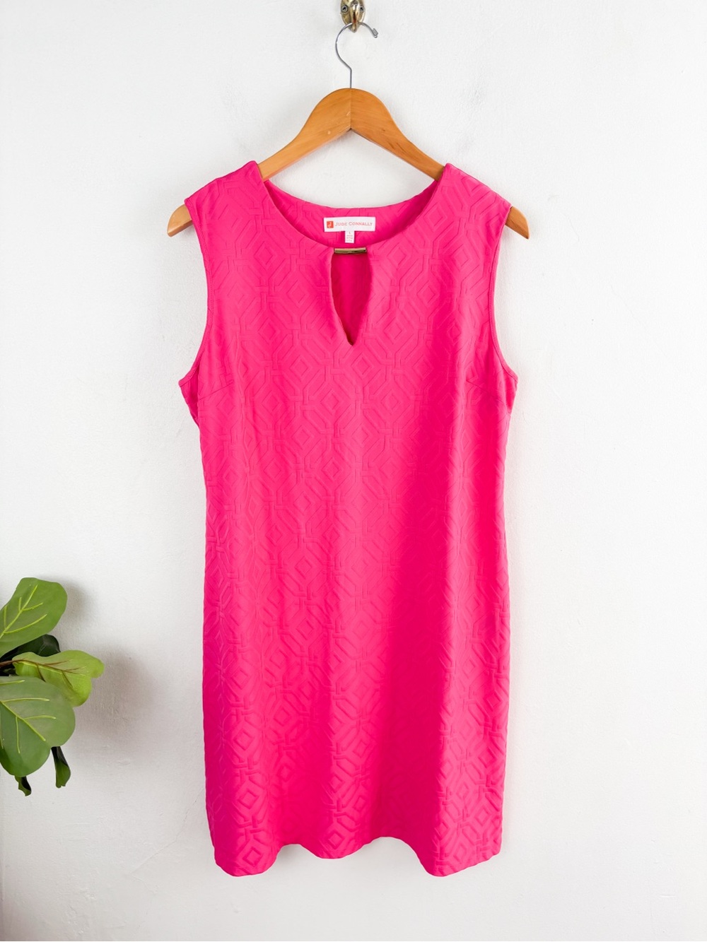 Jude Connally Women’s Hot Pink Sleeveless Shift Dress Sz L